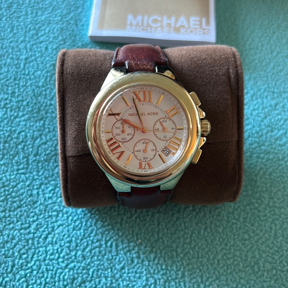 Michael Kors Gold and leather watch